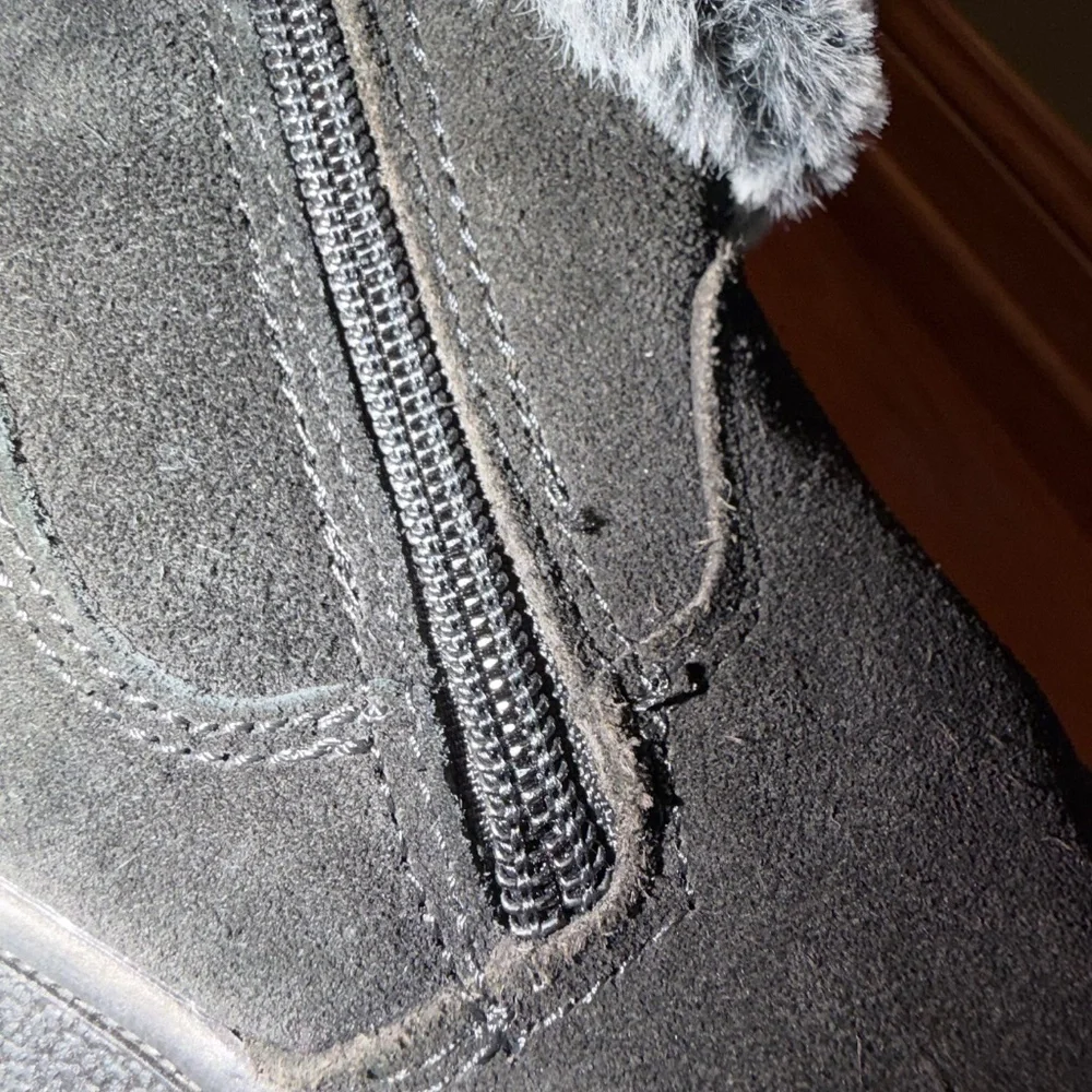 Khombu Women's Jessica Black Suede All Weather Ankle Boots, Size 8 - Picture 13 of 14